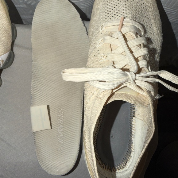 Women's 10/ men's 8.5 Nike Cream Air VaporMax Flyknit Shoes - Picture 12 of 15